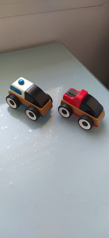 Lot de 2 petites voitures Lillabo en bois
