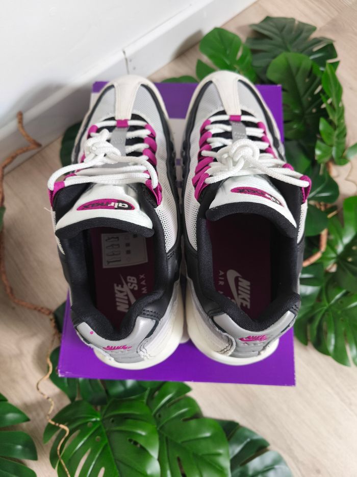 Air Max 95 Summit White and Cactus Flower
- Nike SB - photo numéro 5