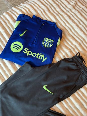 Ensemble Nike Barcelone taille M enfant  slim fit