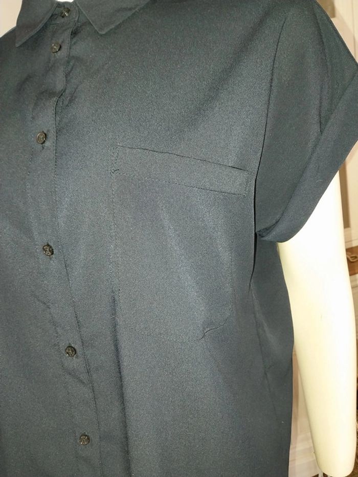 Blouse / chemise/ chemisier manches courtes bleu marine état neuf by Mango - photo numéro 4