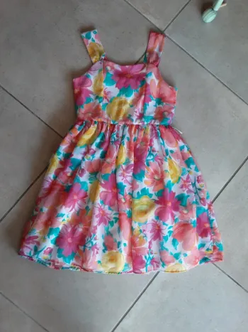 Robe fleurs été T. 8 ans