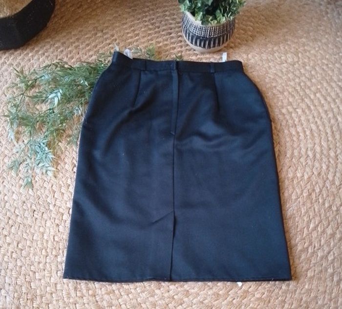 Jupe noire polyester et laine avec doublure ( mesure dans l'annonce) - photo numéro 4