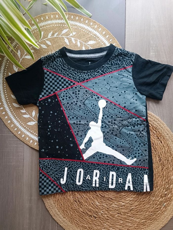 🐼 Tee-shirt Jordan taille 3ans