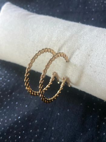 Créoles effet torsadé plat 40mm