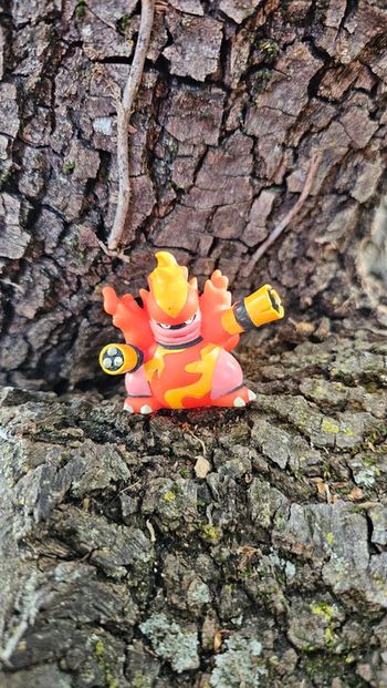 Super figurine Pokemon Nintendo finger puppet maganon