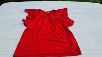 Top brodé dentelle  froufrou T 16 ans