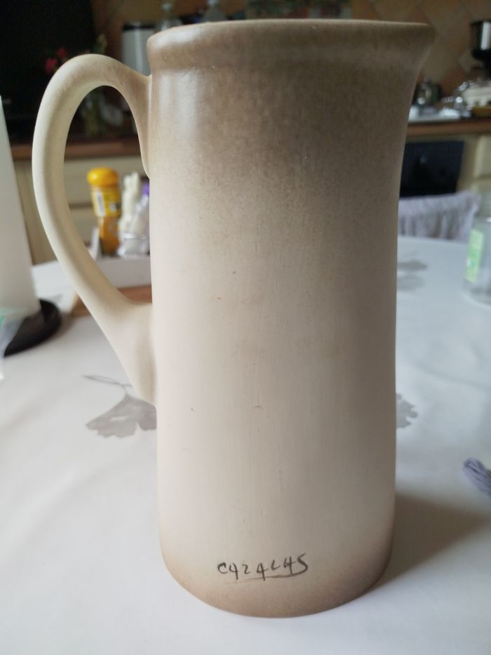 Un pichet ou cruches - photo numéro 3