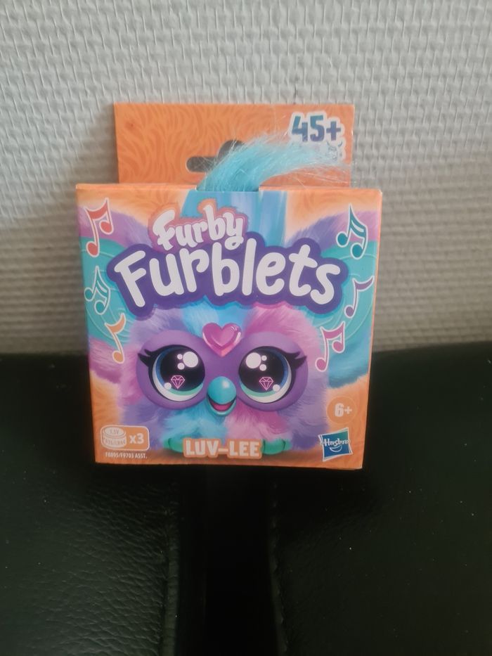 Mini furby NEUF
