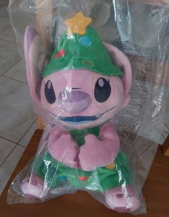 Peluche moyenne Angel Stitch sapin Fêtes de Noël Merry Christmas Disney
