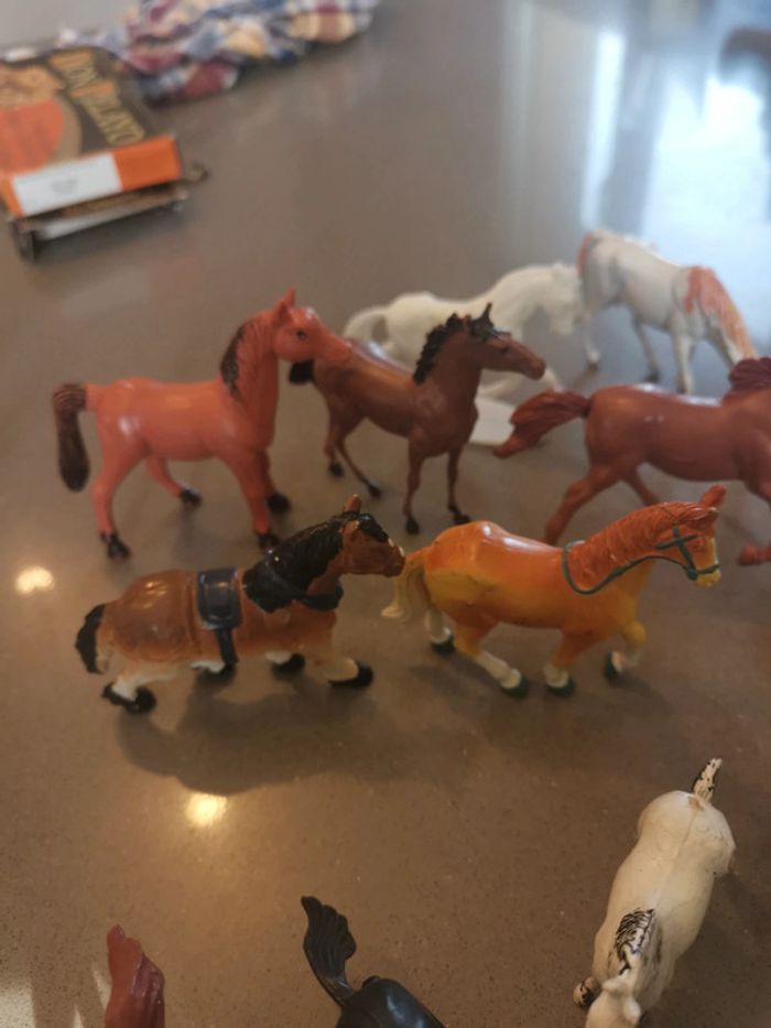 Lot figurines chevaux - photo numéro 5