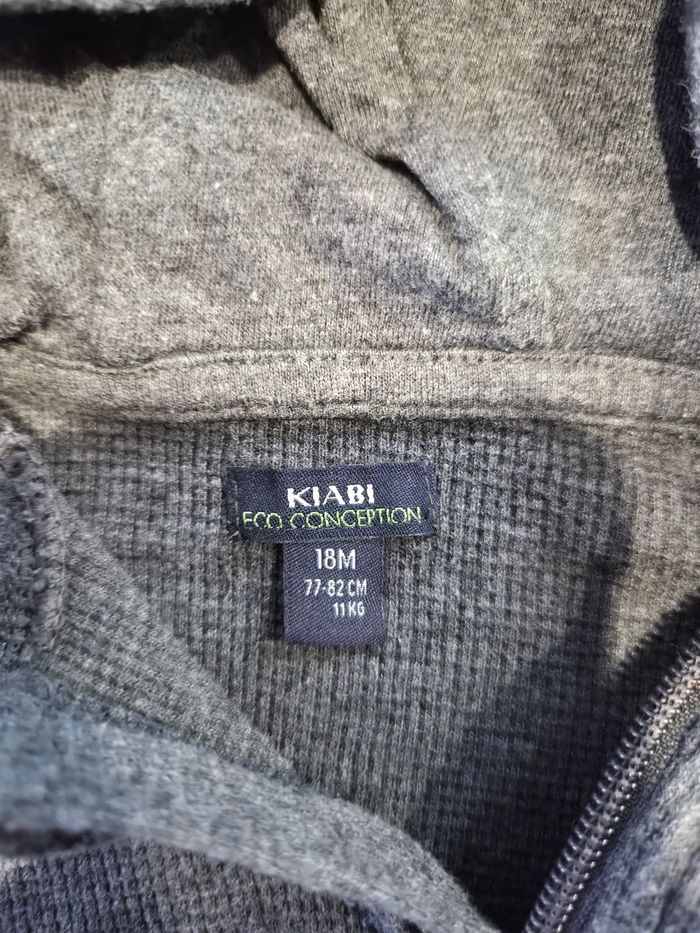 Gilet gris zippé à capuche, Kiabi, 18 mois - photo numéro 3