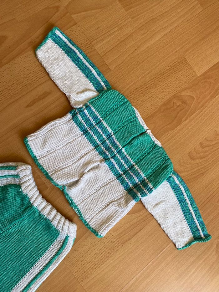 Joli ensemble/jogging vert et blanc T. 6 mois/68 cm garçon TBE - photo numéro 3