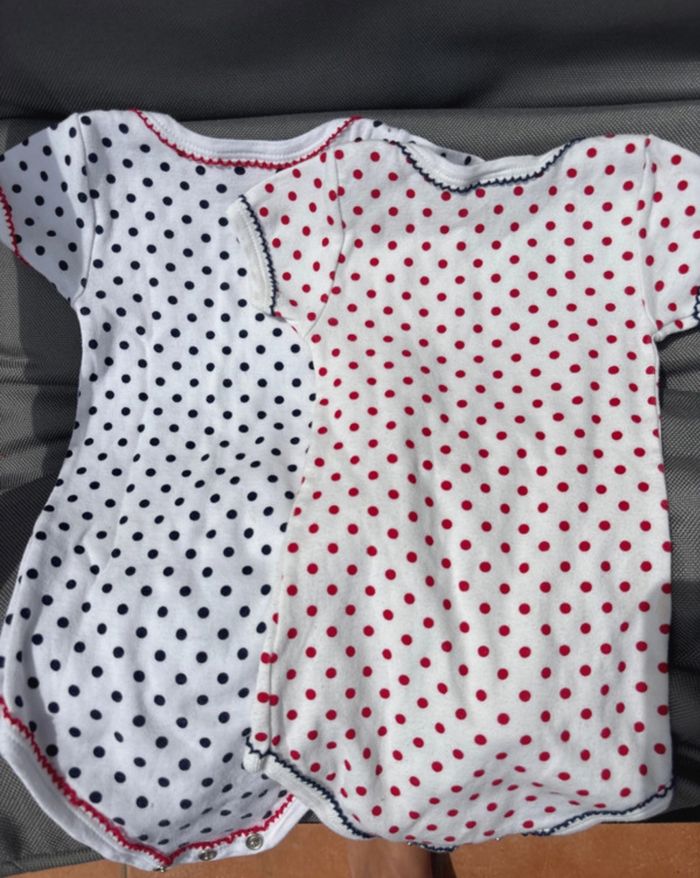 Lot de 2 bodies Petit bateau 6M - photo numéro 4