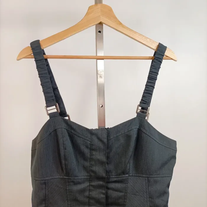 Robe courte noire à bretelles larges réglables et découpe taille haute – taille 38 A900 - photo numéro 2