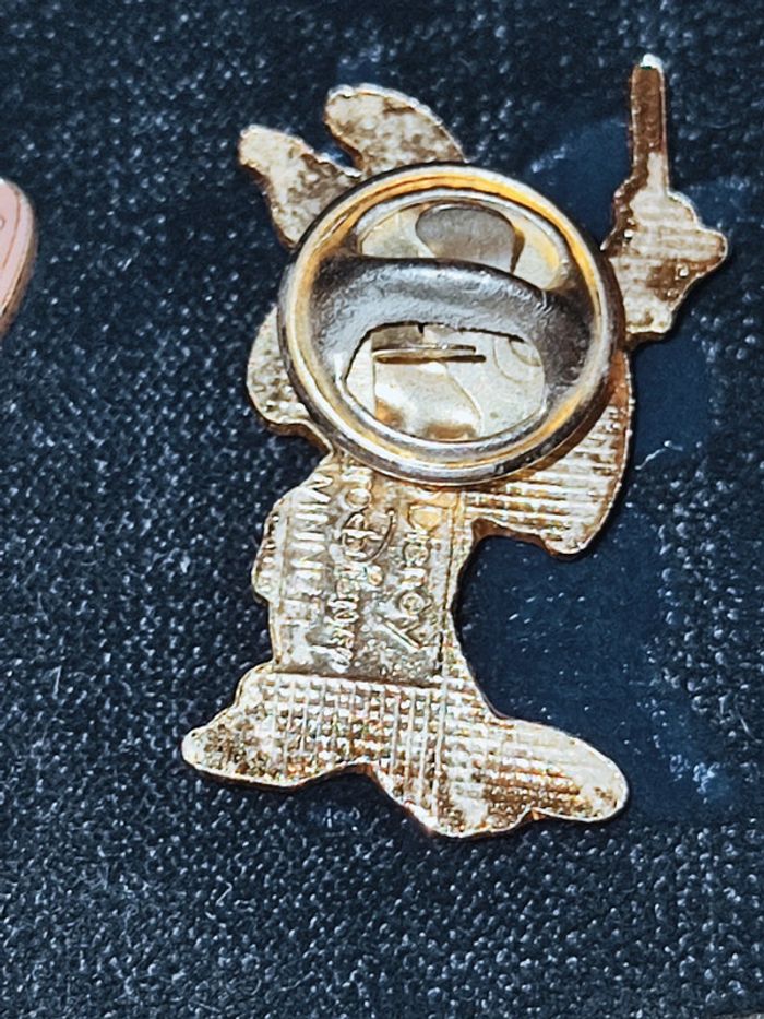 Pin's Mickey mouse Fantasia - photo numéro 5