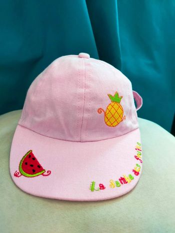 Casquette rose La Samba des Fruits – Taille 45 cm – Neuve avec étiquette