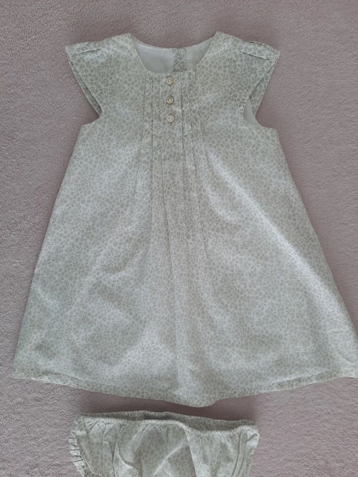 Ensemble Cyrillus 6 mois robe liberty blanc petites fleurs beige et culotte assortie - photo numéro 2