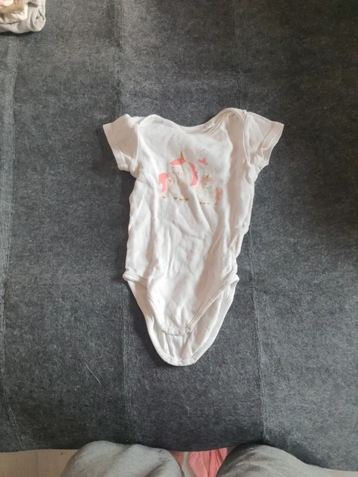 Lot de body 18mois - photo numéro 9