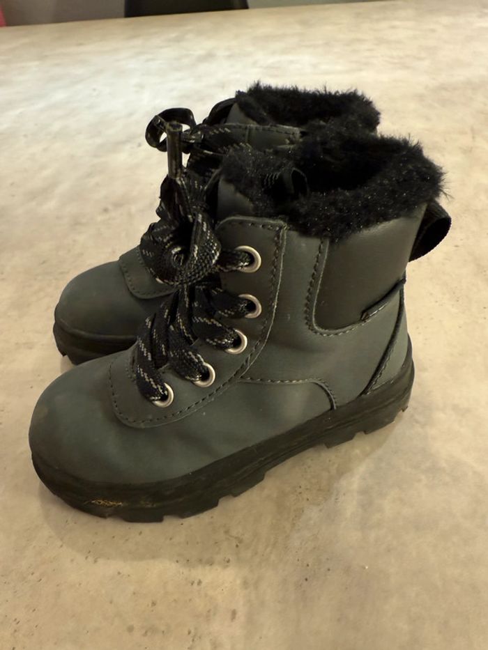 Bottines fourrées enfant H&M pointure 23 - photo numéro 2