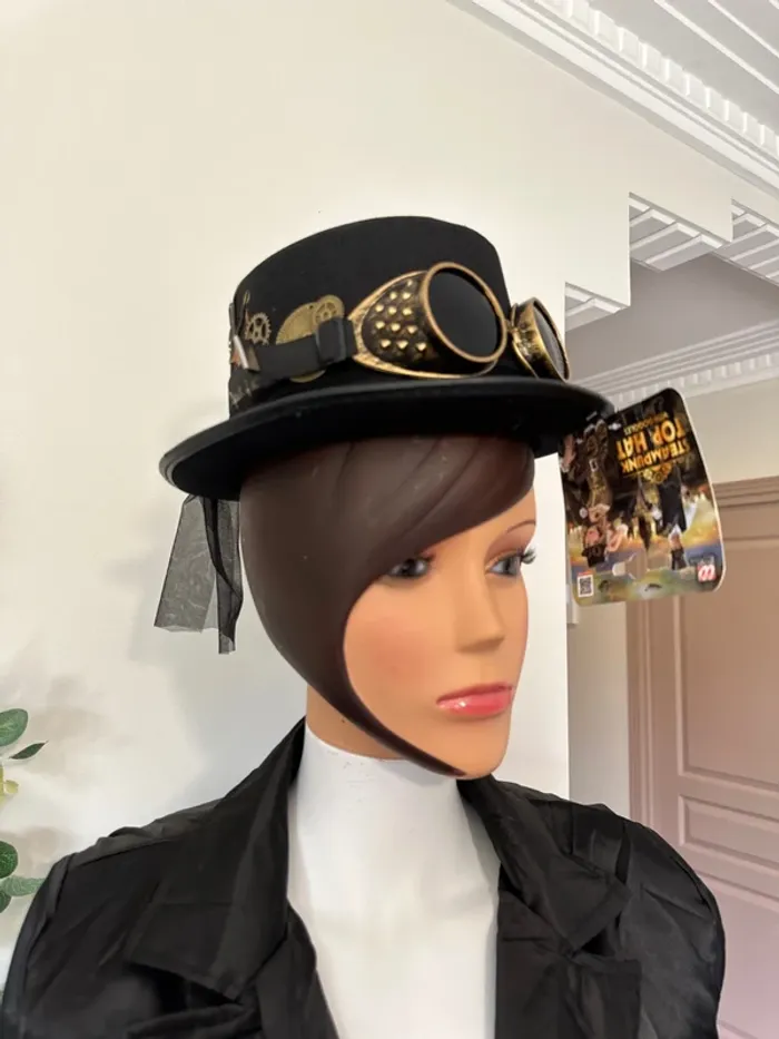 Chapeau et veste costume - photo numéro 2