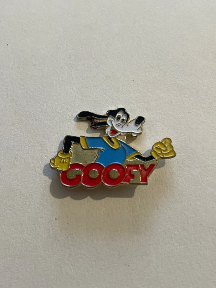Pin’s Goofy coureur Disney