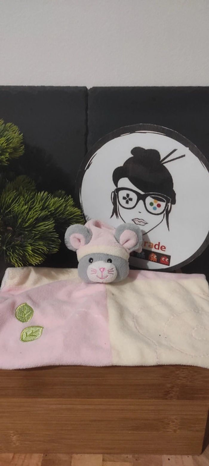 Doudou Knuffel Souris Gris Gipsy Bonnet Nuit Rose Mouchoir Jaune Feuilles Vert