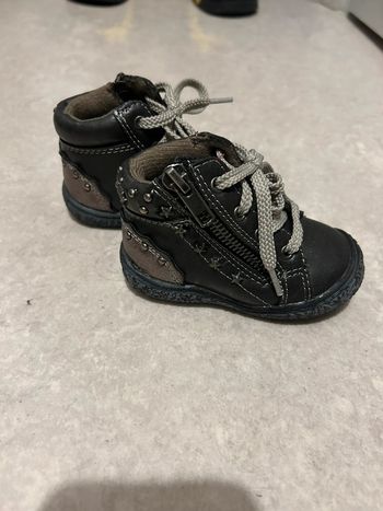 Chaussures enfant T 19