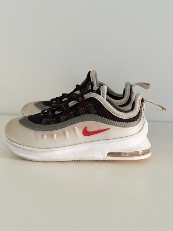 Basket Air Max Nike Taille 22,5 - photo numéro 4