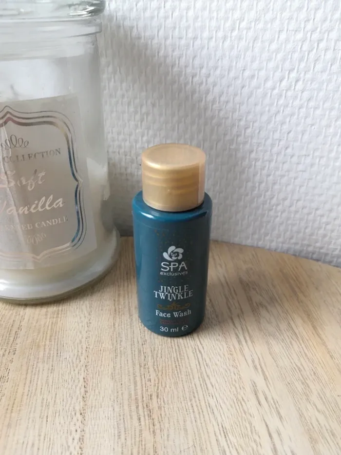 🌺Lot de 3 produits Jingle Twinkle Spa Exclusives🌺 - photo numéro 4