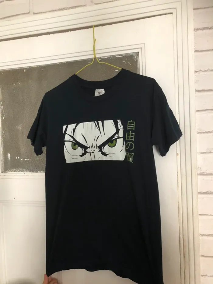 T shirt enfant/ado « L’attaque des titans » taille 12-14 ans - photo numéro 2