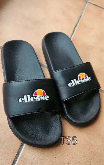 Claquettes Taille 35