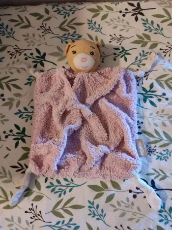 doudou ours rose kaloo