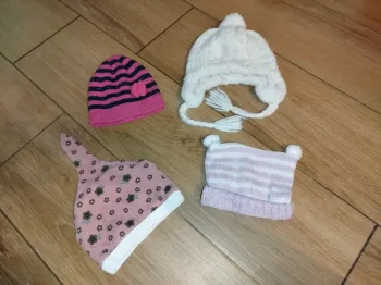 Lot de 4 bonnets bébé fille