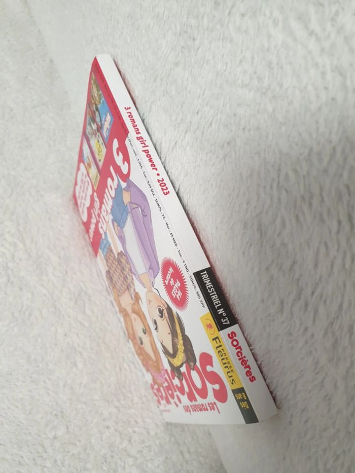 Livre Les romans des sorcières 2eme trimestre 2023 neuf - photo numéro 3