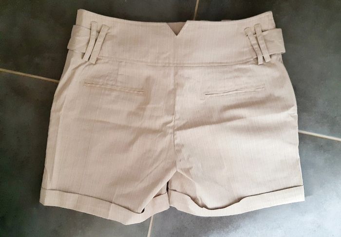 Short femme taille 40 - photo numéro 2