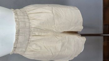 short en lin neuf T46