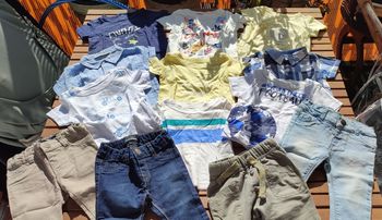 Lot de vêtements bébé, in extenso 