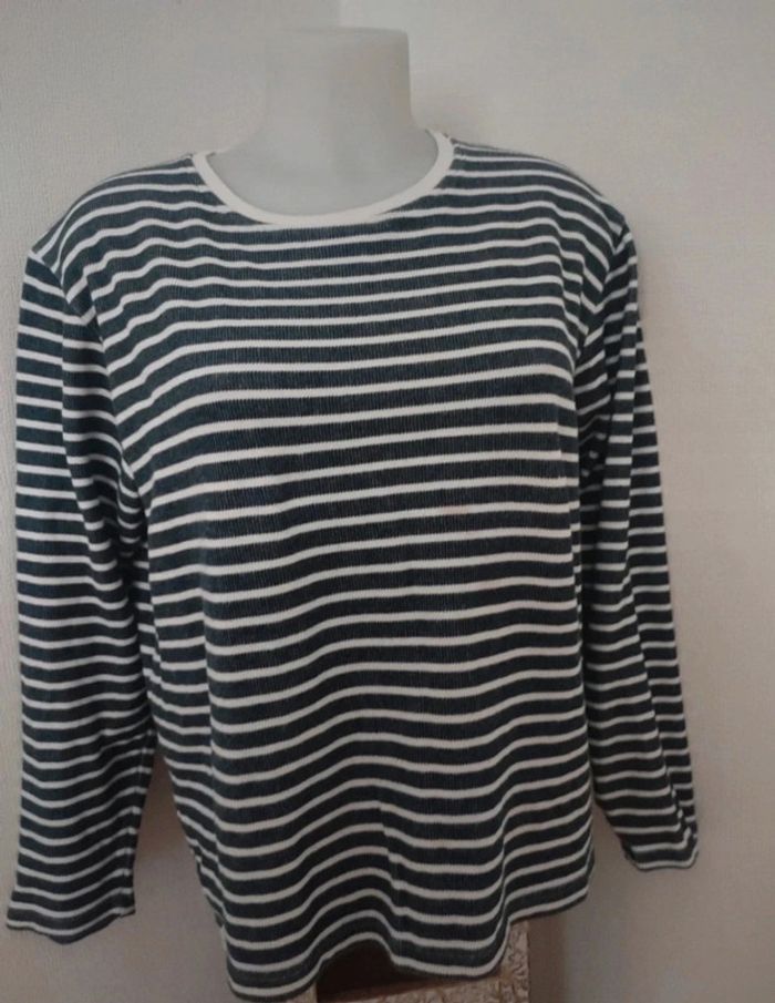 Pull rayé taille M marque Makia
