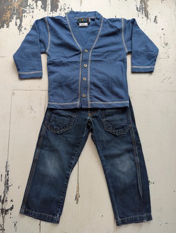 Tenue jean et gilet chameau 🐫 4 ans