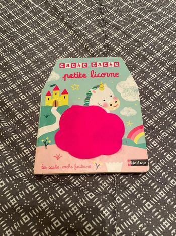 Livre cache cache petite licorne