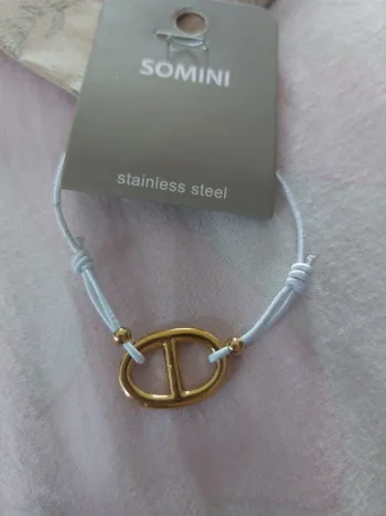Joli bracelet cordon élastique