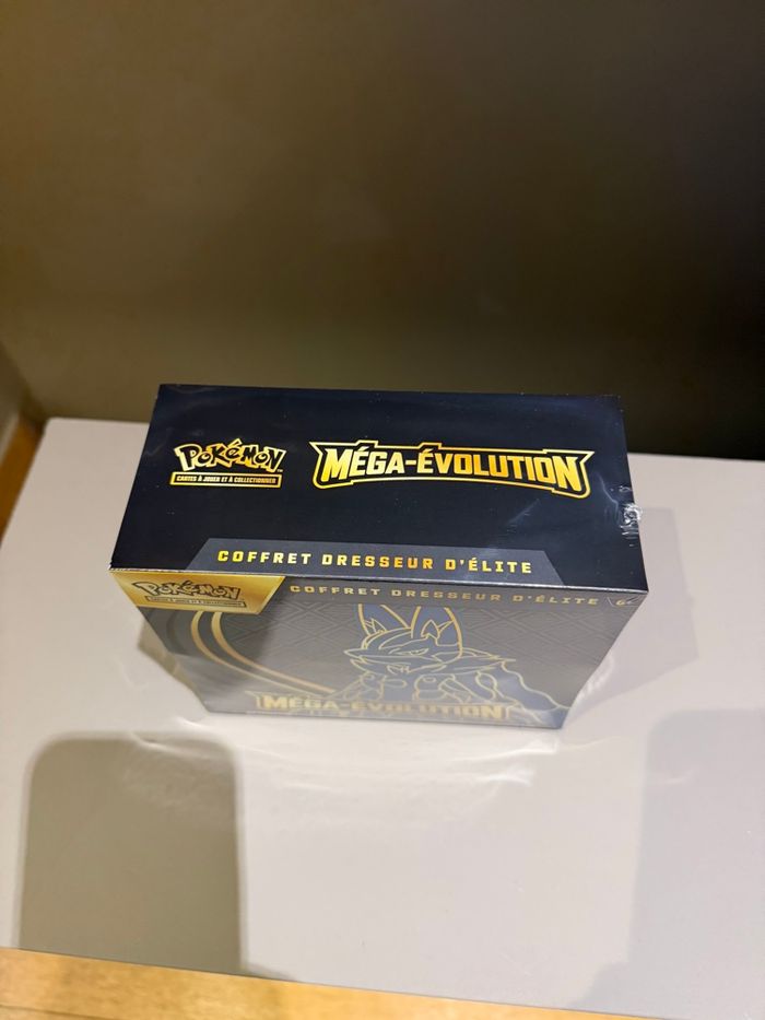 Coffre dresseur d élite (ETB) - ME1 - Mega Lucario Pokémon - photo numéro 2