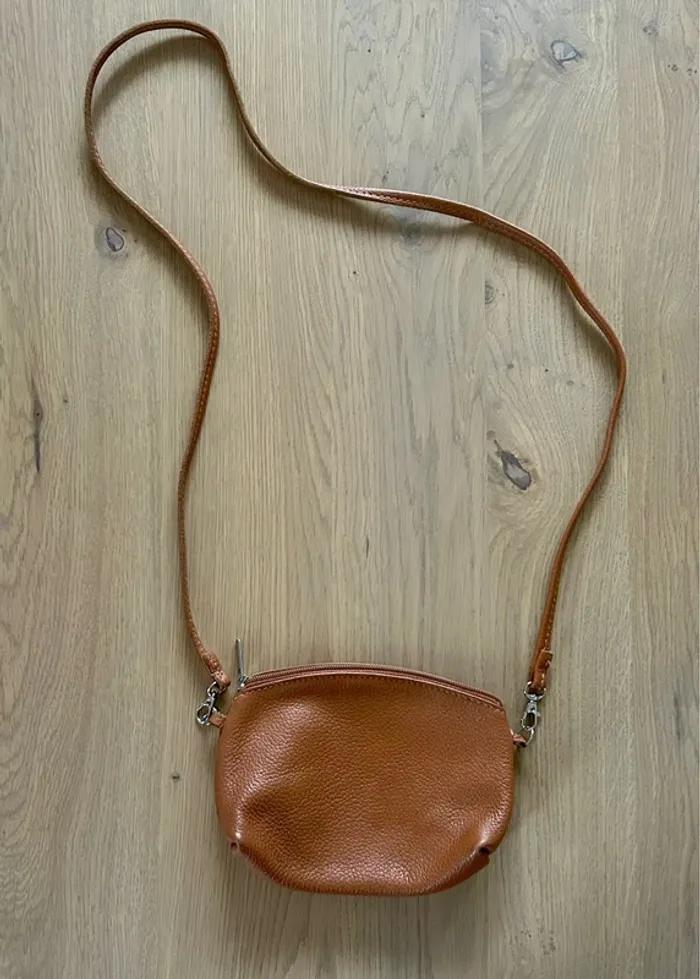 Petit sac bandoulière en cuir camel
