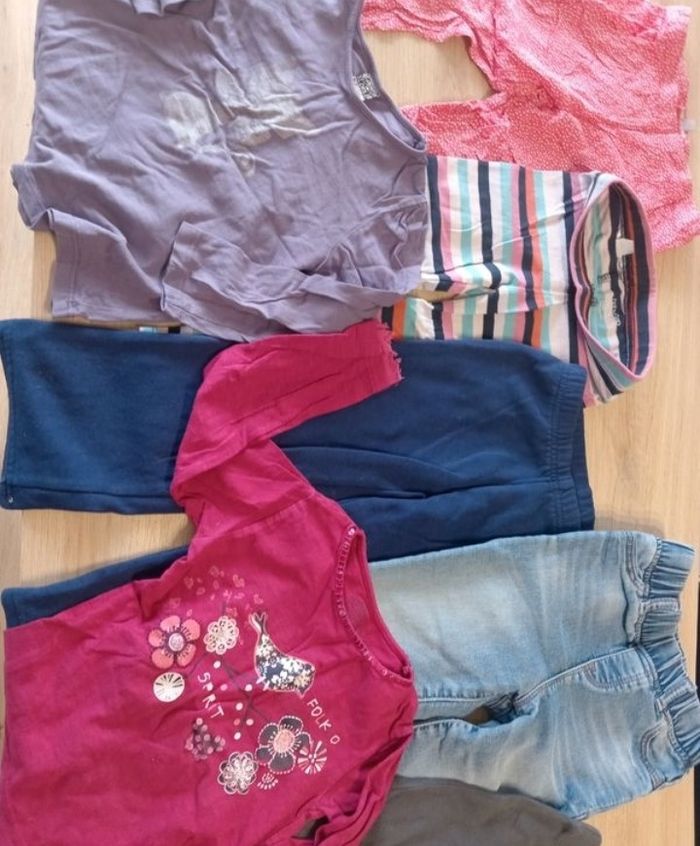 Lot de vêtements fille 3ans - photo numéro 2