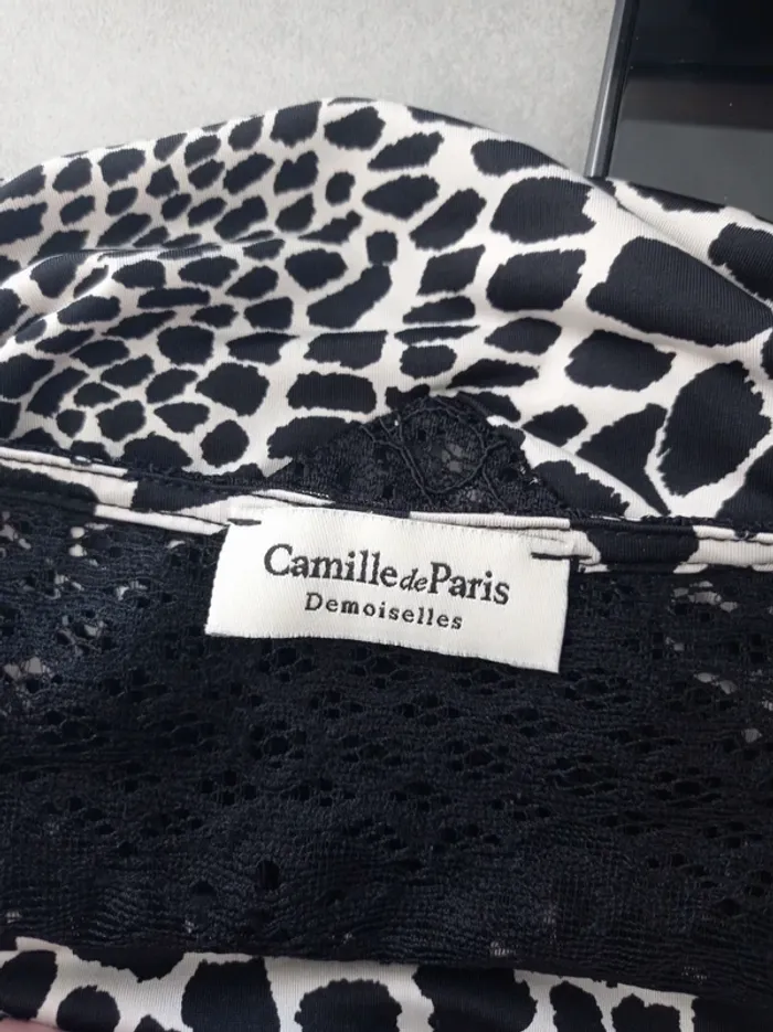 Magnifique haut débardeur beige blanc cassé et dentelle noire motif fantaisie T.40 Camille de Paris - photo numéro 6