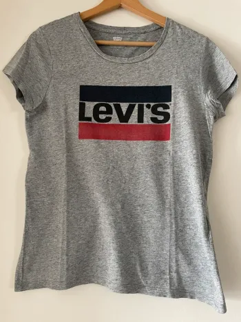 T shirt levi’s