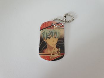 Petit porte clé /plaque metalique kuruko basket testuya