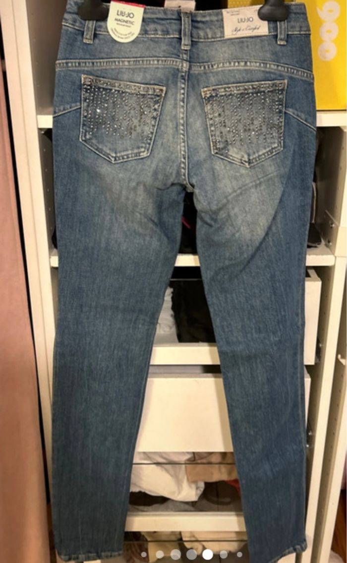 Jean bleu à trou liujo avec strass - photo numéro 3