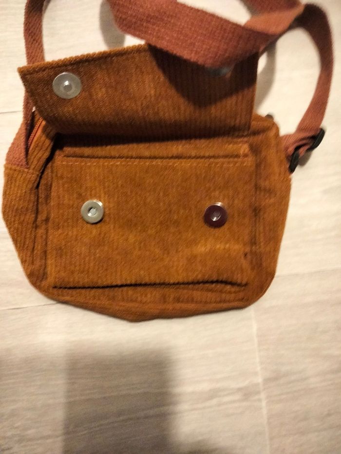 Un très joli sac pochette pour  femme - photo numéro 6