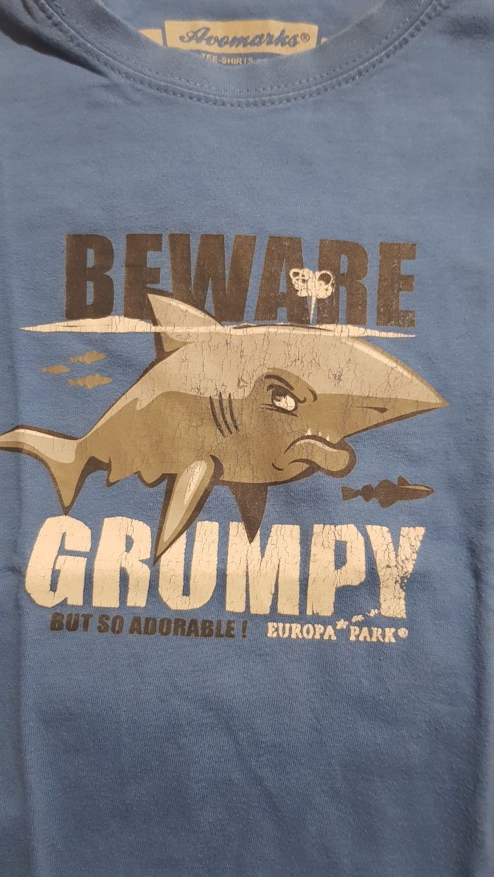 T-shirt bleu motif requin - photo numéro 3